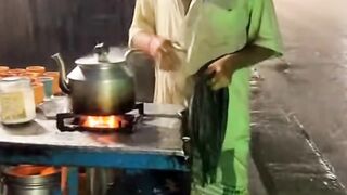 Chai-Wallah's Dirty Secret 🤢: Would You Drink This 'Special' Roadside Tea? #indianfood #india