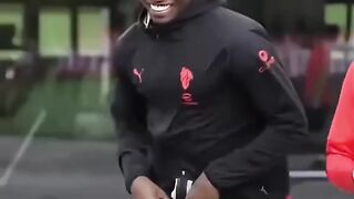 Rafael Leao Malah Sepi Peminat Pasca Cabut Dari Milan 😭💔