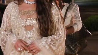 priyanka chopra so much hot and sexy girl nice boobs showing her boobs and nipples.