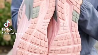 Women's sports shoes