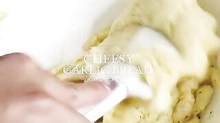 Delicious garlic bread no floor .