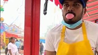 "Makhan Toh Khatam!" 🧈 The Indian Popcorn Vendor's JUGAD for Extra Sweetness! 😱🍿 #indiafood #popcorn