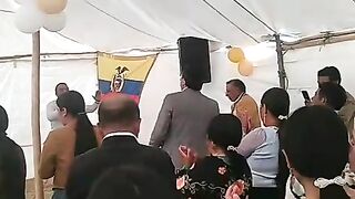 Alabando a Dios todo poderoso