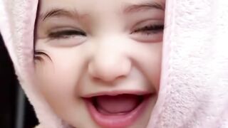 Kitna Sundar Baccha Hai