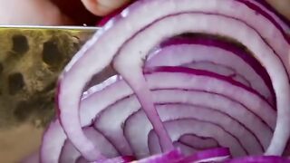 Why Do Onions Make Us Cry? 🧅😭 The Surprising Science Explained! #shorts