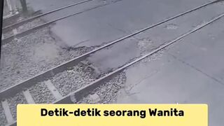 🚨 Duka di Perlintasan Kereta, Keselamatan Harus Jadi Prioritas 🚆🕊