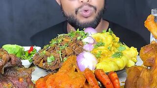 Today I'm enjoying a spicy curry feast featuring Spicy Chicken Kala Bhuna, Prawns Masala Curry