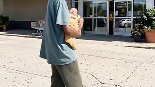 one-handed veteran gave up his bread money to buy diapers for a crying mother