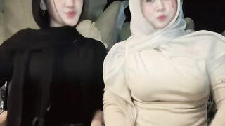 2 hijabi