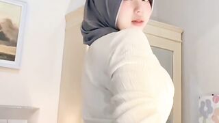 Plump hijab 2