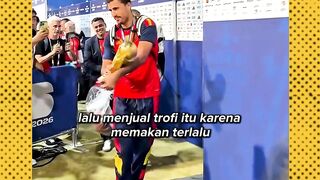 "Trofi Piala Dunia? Terlalu makan tempat di lemari! 😅🏆" 2