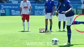 5 Penalti yang bikin kiper MALU!🤯