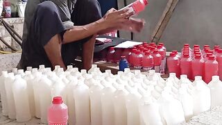 Pakistan no 1 toilet cleaner