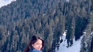 tum pay mar te hai acting girl into kashmir hill
