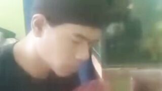 Nungguin anak anak pada tidur katanya