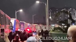 Kena Mental! Pelanggan Songong Lempar Uang Pas Bayar, Karyawan Resto Langsung Kasih Balasan 'Savage' 💸🔥 2