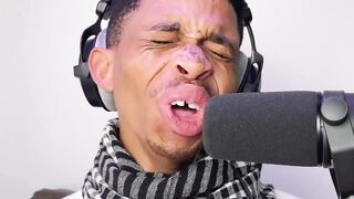 Funy man singing ????????