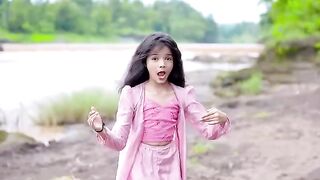 Kute small girl dance
