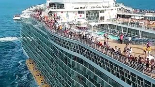 One of the largest ships in the world 🌍 🚢