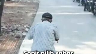 Tak Selalu Harus Membunyikan Klakson Di jalan,
