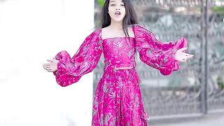 So cute little girl dance