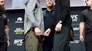🔥 WHAT A FIGHT! 🥊 Islam Makhachev will face Ian Machado Garry in a welterweight title match at UFC 330.