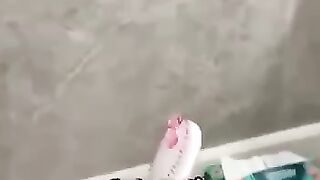Toothpaste dispenser