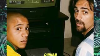 Jujur, siapa yang dulu suka curang pasang Roberto Carlos jadi Striker pas rental PS1? 🙋‍♂️🔥