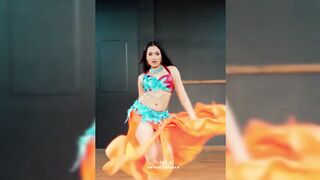 Indian Girl Ashani Sewwandii Dance