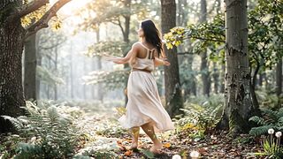 She Found a Quiet Forest… Then Started Dancing 🌲