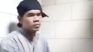 Tadi di suruh nyanyi di omelin