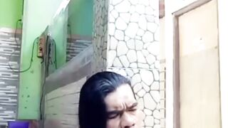 Maksudnya saya benyanyi