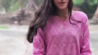 Nice girl song and dance in Rian