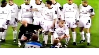 Pada perempat final Liga Champions 2001 antara Bayern Munich dan Manchester United 2