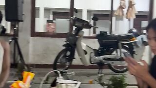 Peremuan timur
