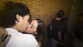 USA 🇺🇸 Girls friend and boyfriend party in kissing romance