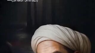 "Aku menangis karena tak punya sepatu, sampai aku bertemu seorang pria yang tak punya kaki." — Shadi Shirazi