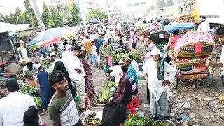 পাচদনা মোড়ে ছোট একটা বউ বাজার