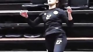 Girl play wollyboll