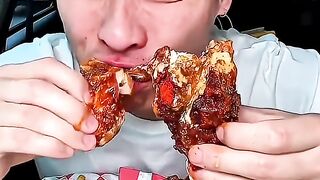 USA Guy Tries the Crispiest Fried Chicken 🍗 | Ultimate American Chicken Mukbang | Viral Food Shorts