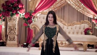 Beautiful Bridal Dance - Indian & Pakistani Wedding - Salaam - Deewani Mastani - #TailorMadeForReza.