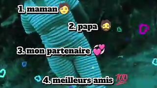 Une fille bouda