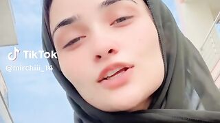 wa yar ya kaya tah