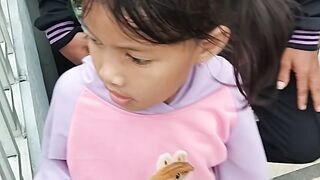 sedang jalan jln di alun alun bandung