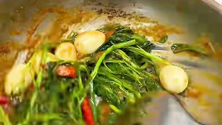 Resep Tumis Kangkung Balado Praktis Pakai Bumbu Instant! 🤤