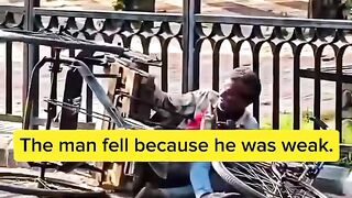 A Pure Act of Kindness ❤️ | Helping a Poor Man 🥺 #Shorts #Humanity