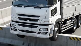 Realistic Truck Crash Simulation: Windshield & Bumper Damage