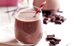 Susu Coklat. Chocolate milk. 朱古力奶. 巧克力牛奶. チョコレートミルク. Шоколадное молоко. Leche con chocolate