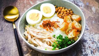 Bubur Ayam. Chicken porridge. 雞粥. 鸡肉粥. 雞肉粥. 鶏肉のおかゆ. Куриная каша. Куряча каша. Hühnerbrei.