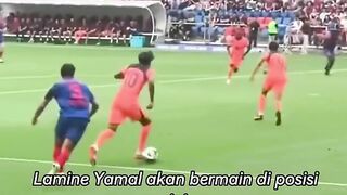 Hansi Flick lagi asyik eksperimen formasi baru nih di sesi latihan.